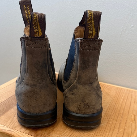 Blundstone Distressed Brown Leather Boots - Picture 8 of 8